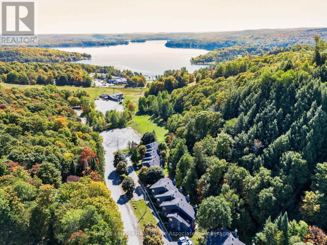 16 - 1581 HIDDEN VALLEY ROAD, 
