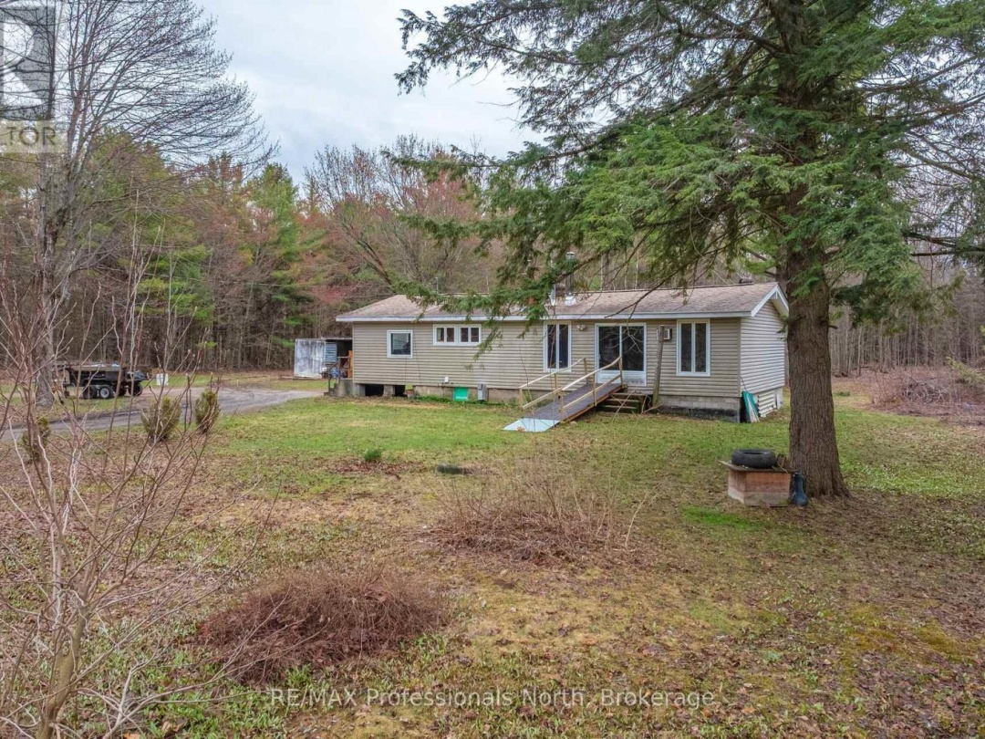 1056 KIRK LINE W, Bracebridge (Macaulay)