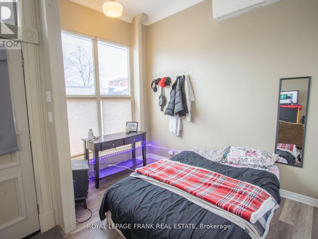 49 MAIN STREET, Kawartha Lakes (Bobcaygeon)