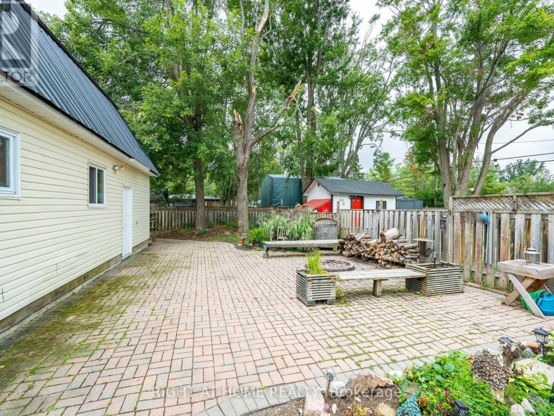 3392 CORONATION AVENUE, 