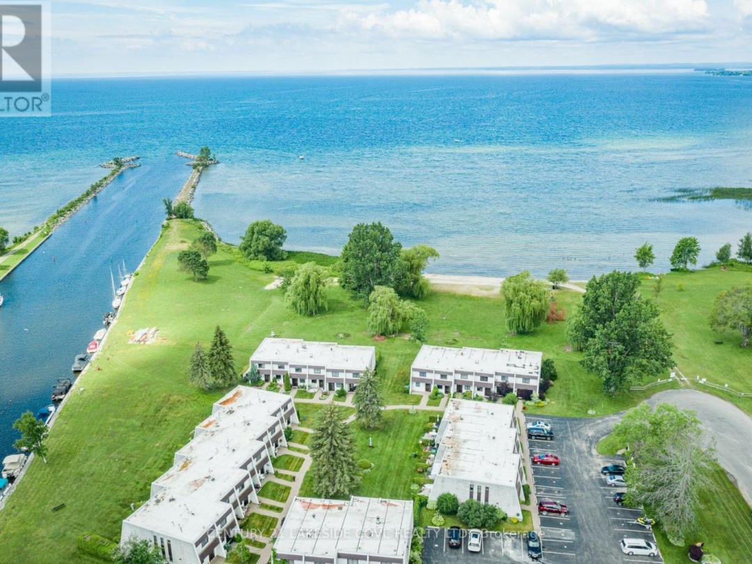UNIT 29 - 1 PARADISE BOULEVARD, Lake Simcoe