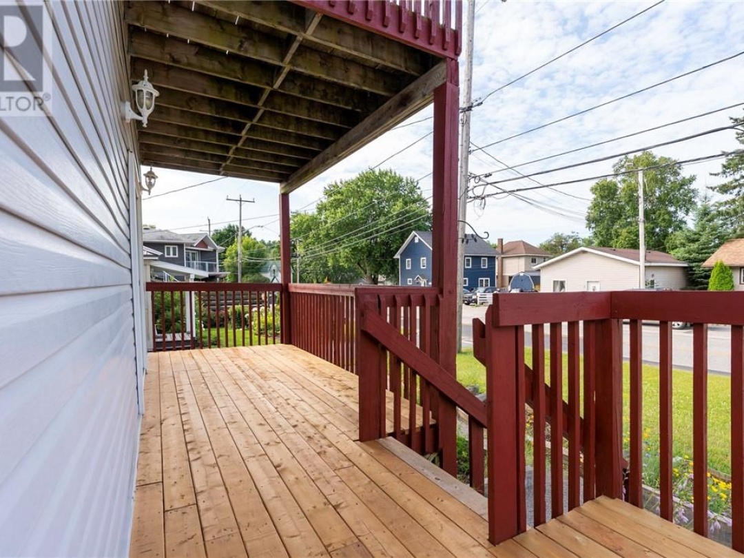 5 Hillcrest Avenue, 