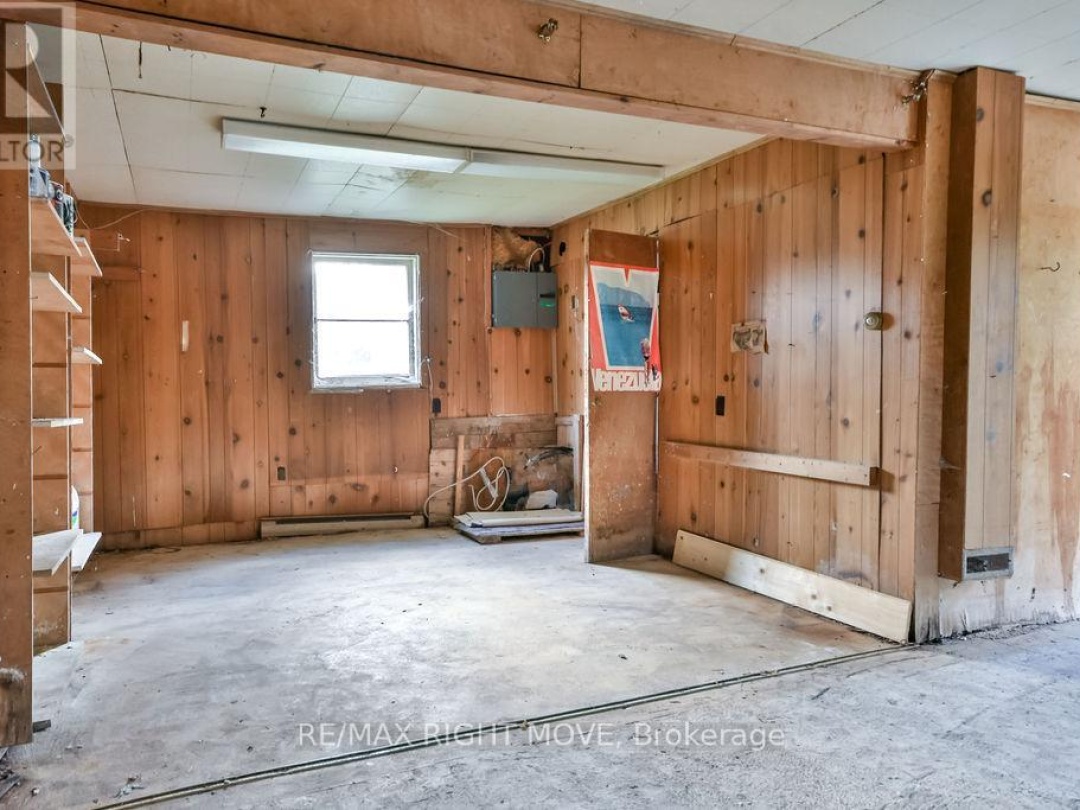 1467 CUNNINGHAM CRESCENT, 