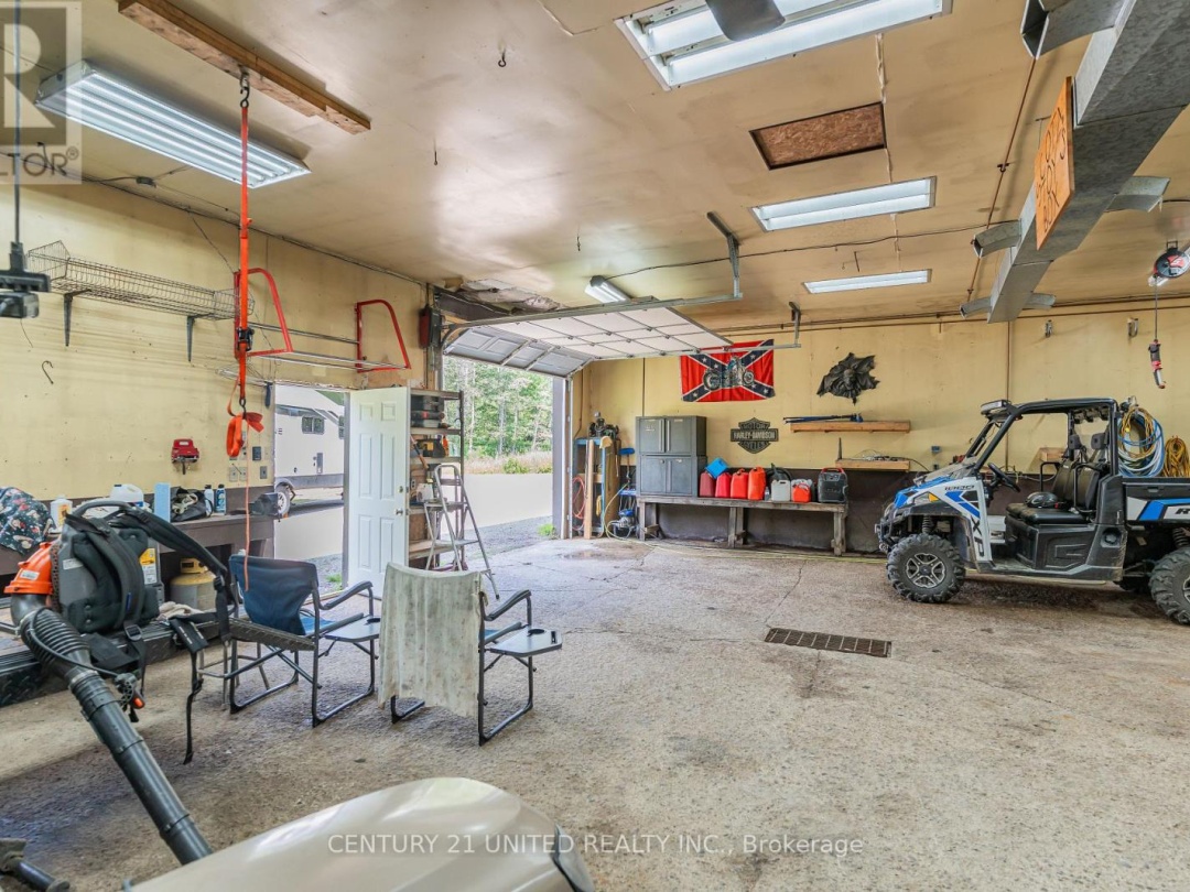 1001 ENGLISH CIRCLE, Tamarack Lake