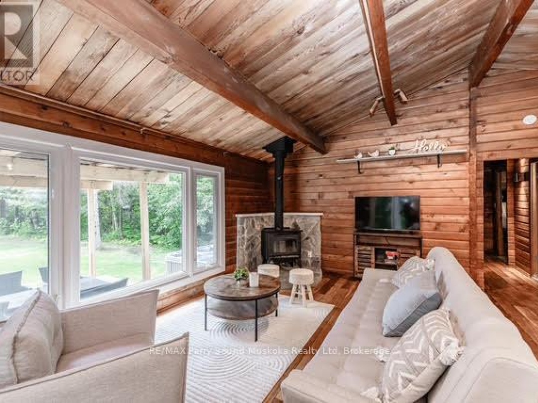 1075 SAWMILL LANE, 