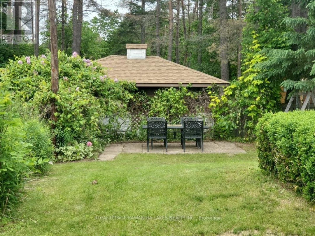 85 THOMAS DRIVE, Sturgeon Lake