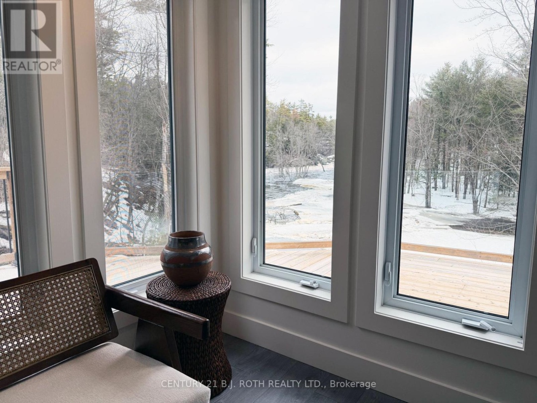 8101 KINGS RIVER ROAD, Black River