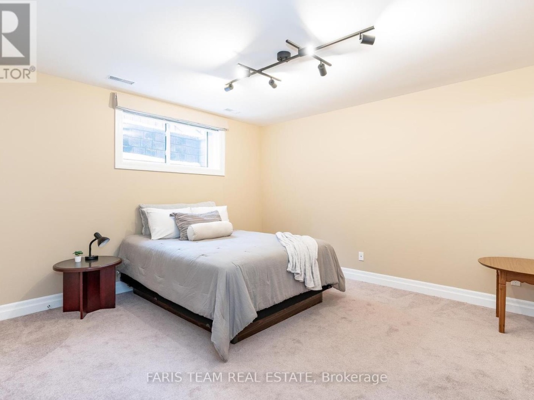 156 Deerfoot Trail, Huntsville (Brunel)