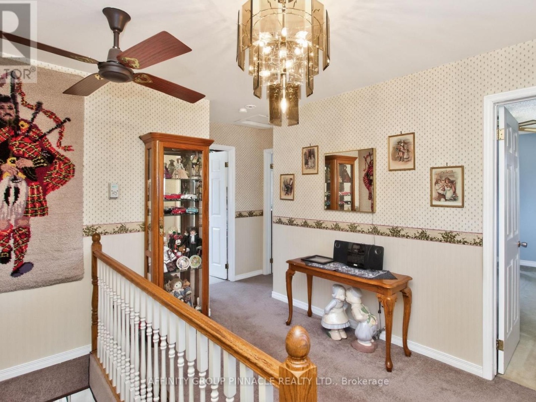 272 CROSBY DRIVE, Pigeon Lake