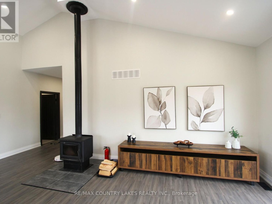 264 MCGUIRE BEACH ROAD, Canal Lake