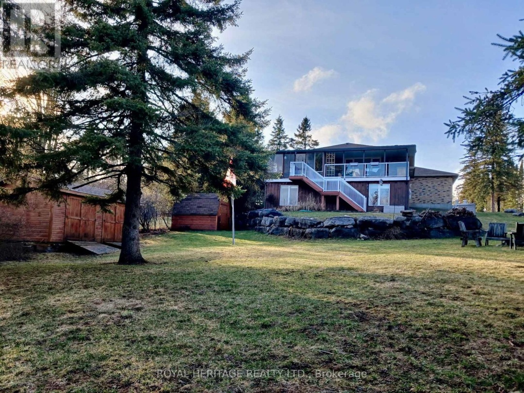 205 PIRATES GLEN DRIVE, Pigeon Lake