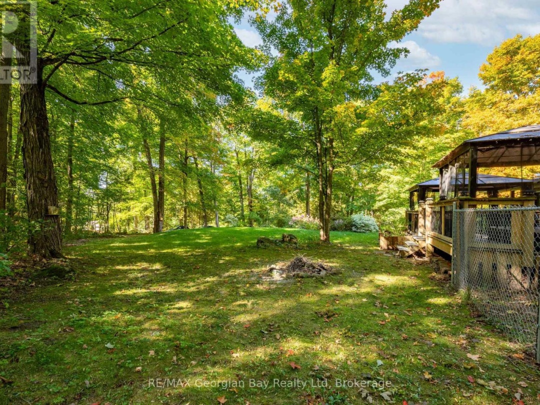 1745 TWIN OAKS CRESCENT, 