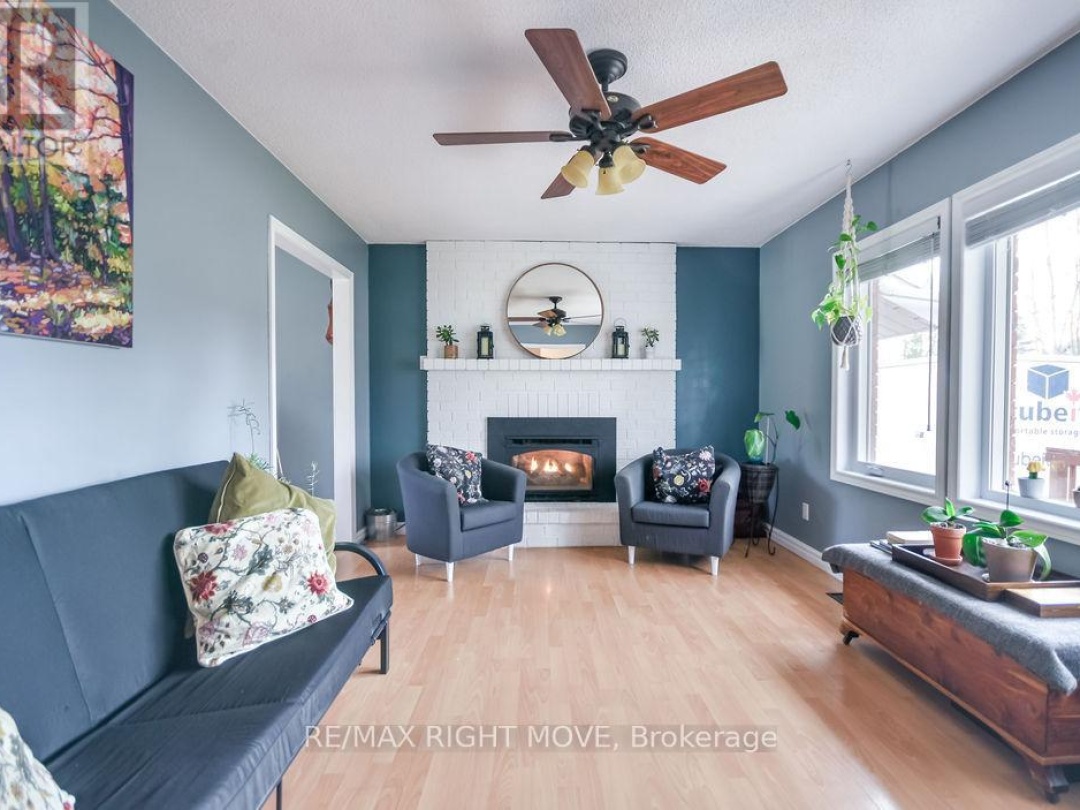 3811 LEO CRESCENT, Barnstable Bay