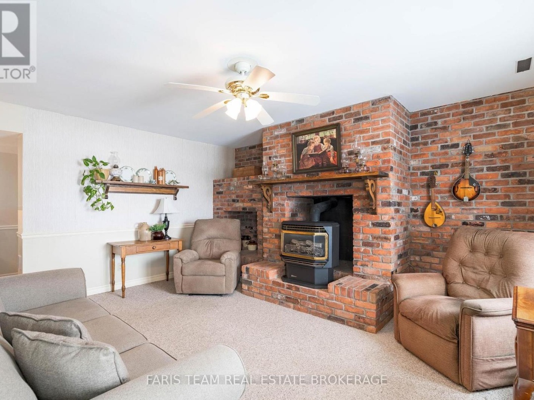 238 ROBINS POINT ROAD, 