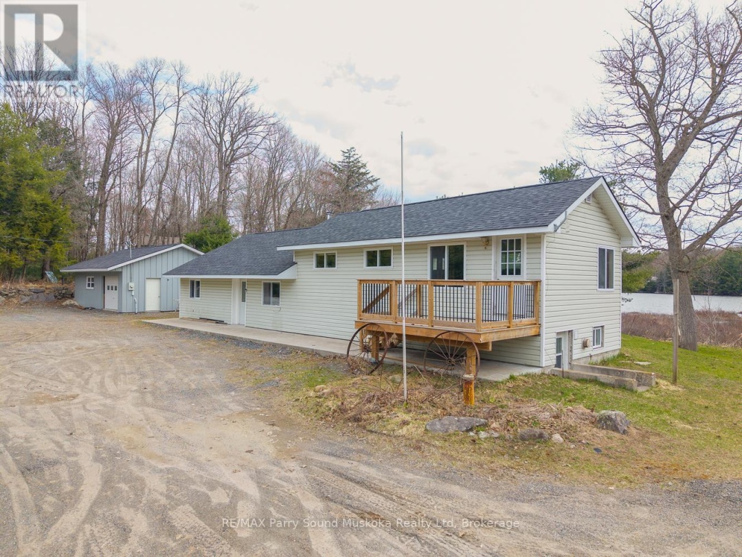 92 BLUE LAKE ROAD, Murdock Lake
