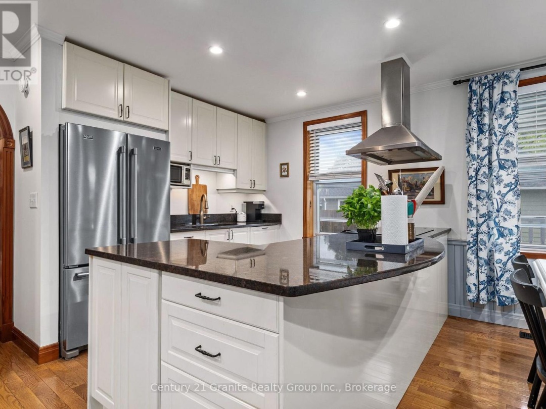 8 BEND STREET, Kawartha Lakes (Kinmount)