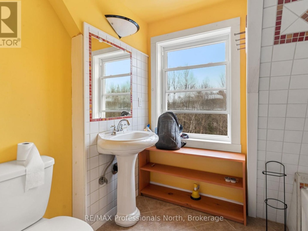1127 BOBCAYGEON ROAD, Minden Hills (Anson)