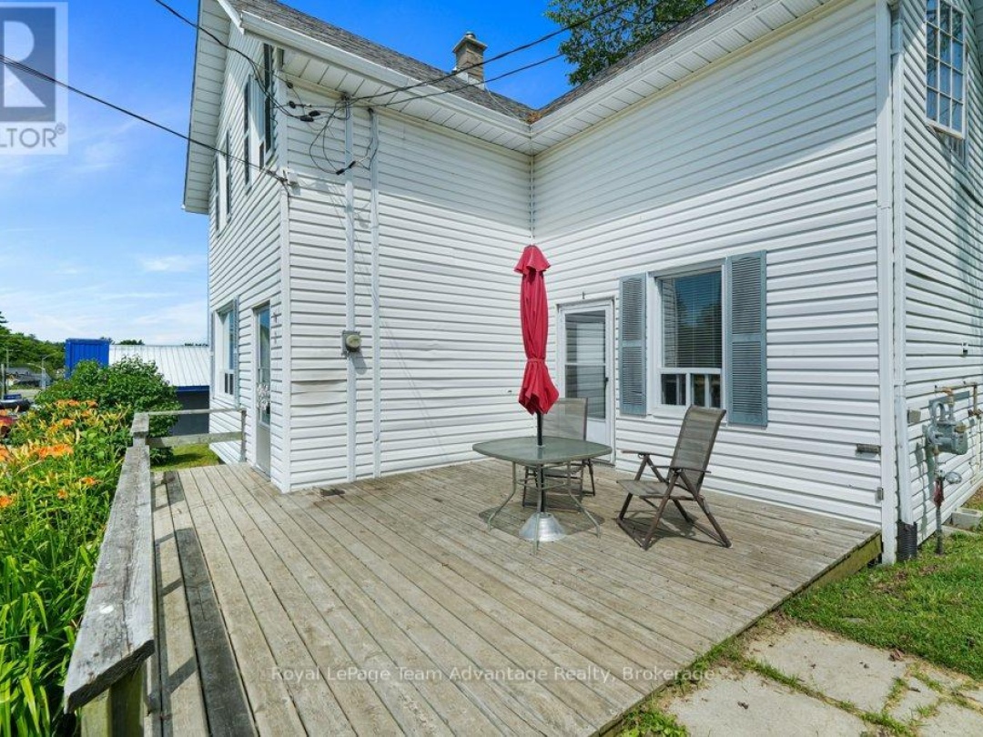 76 BOWES STREET, Parry Sound