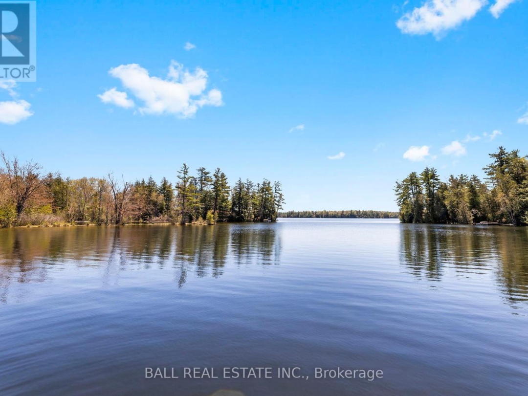 479 EAST CLEAR BAY ROAD, Crystal Lake