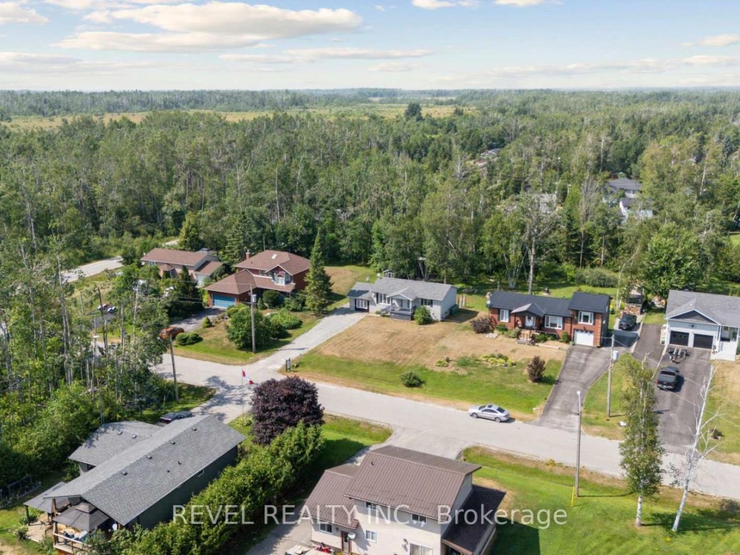 40 GREENWOOD CRESCENT, 