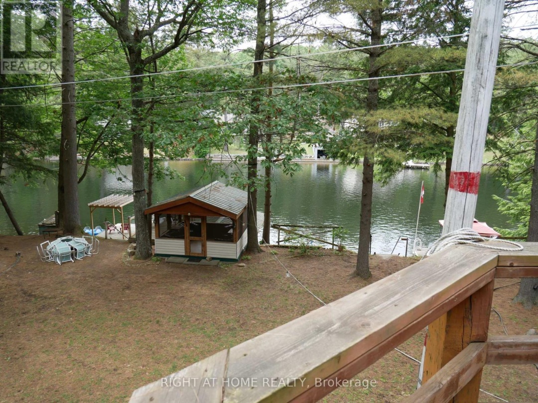 1130 TOWERING OAKS TRAIL W, 