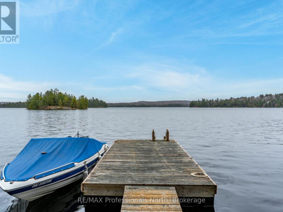 5997 KENNISIS LAKE ROAD, Kennisis Lake
