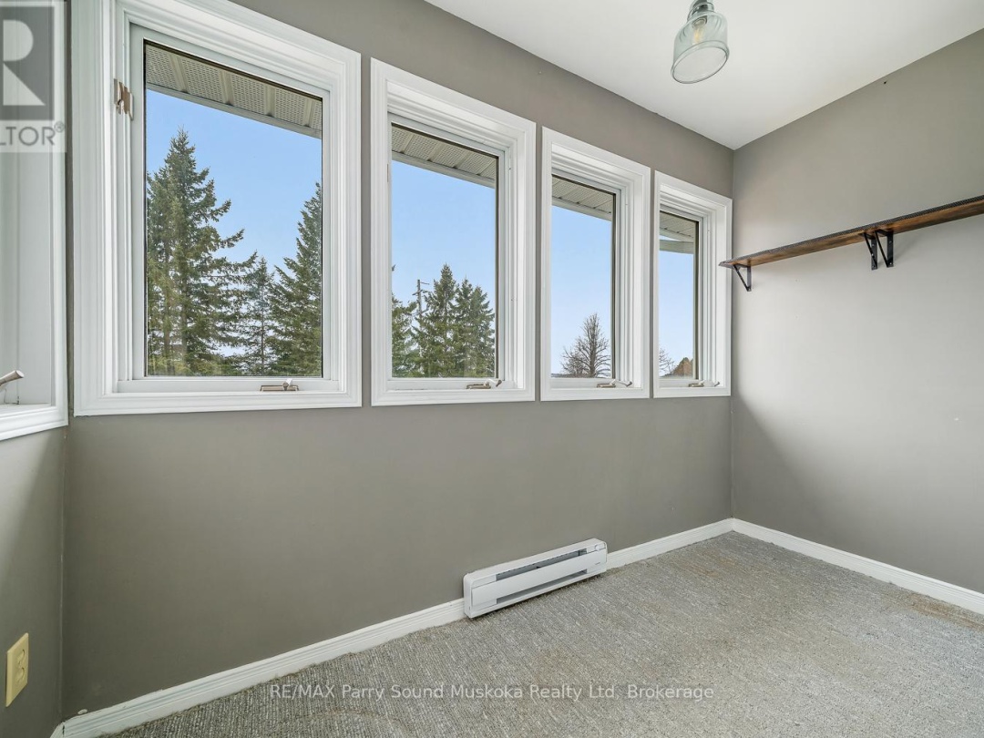 18 GEORGIAN BAY AVENUE, Parry Sound