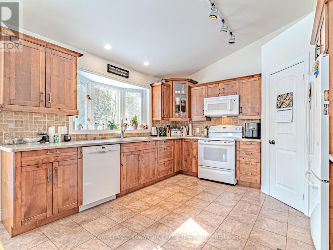 914 COUNTY RD 49, Trent Lakes