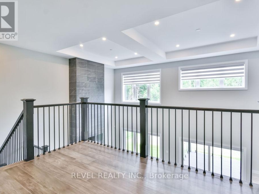 4 CLYDESDALE COURT, 