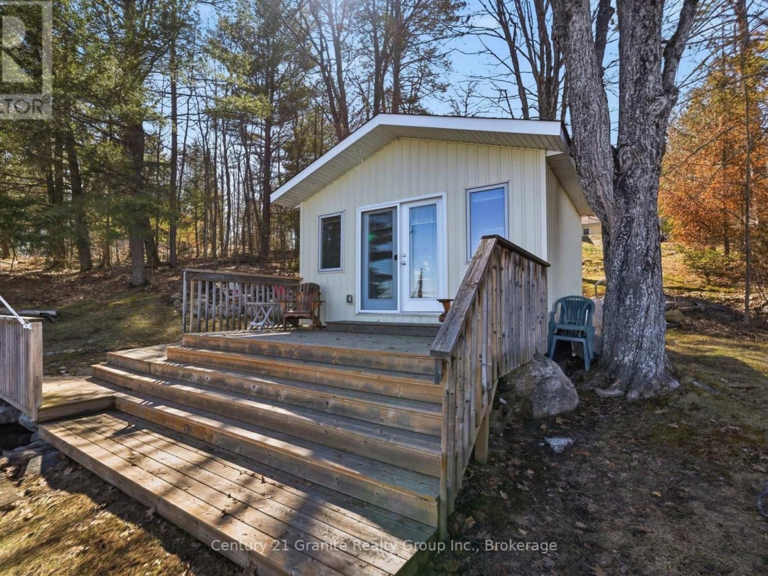 1035 HARVEST MOON LANE, Halls Lake