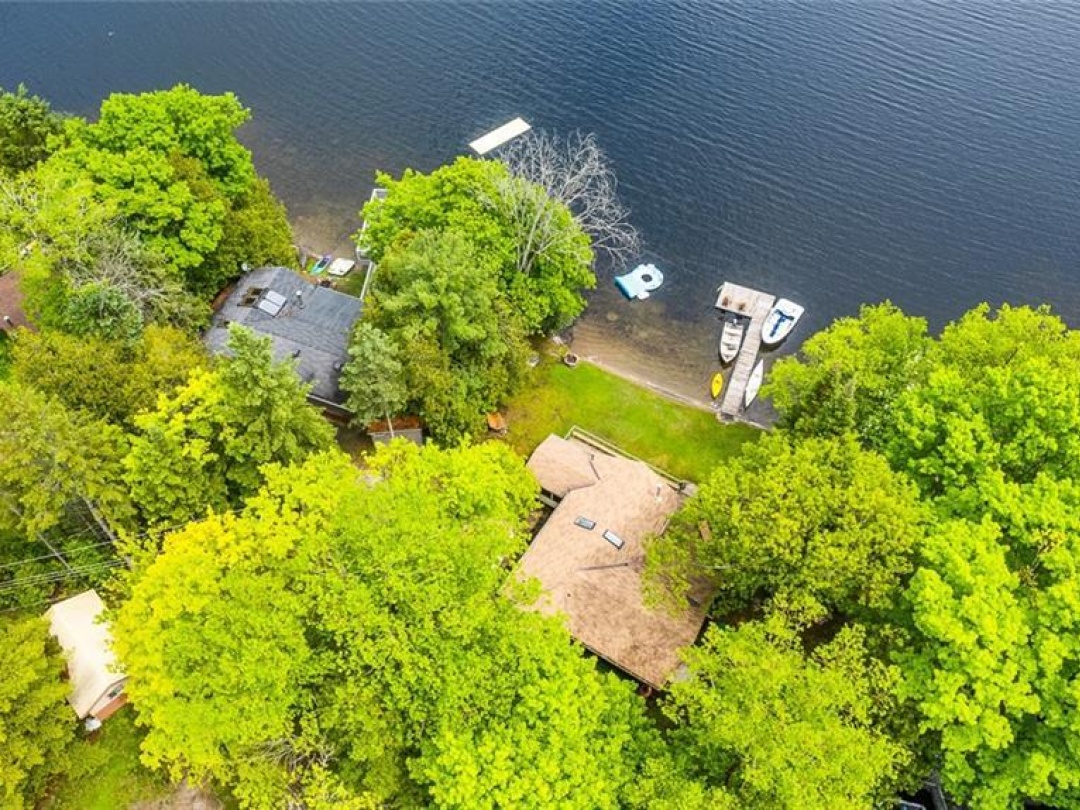 1069 Canuck Trail, Davis Lake