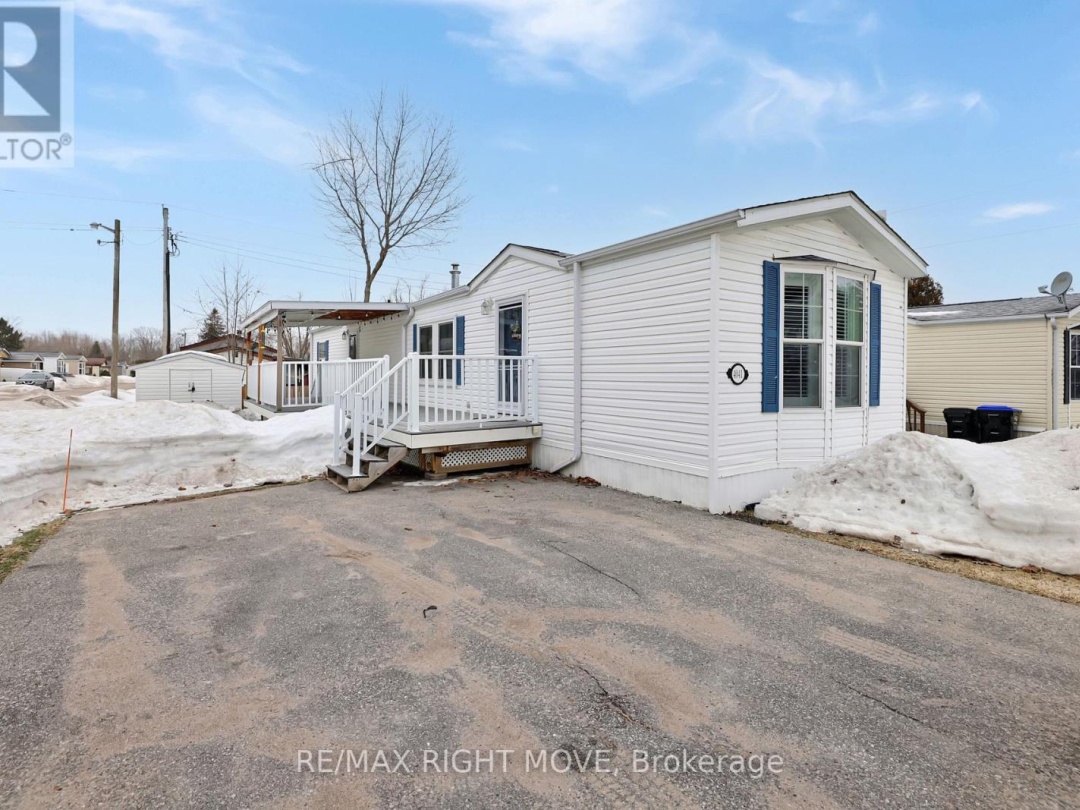 4041 ASH CRESCENT, Severn