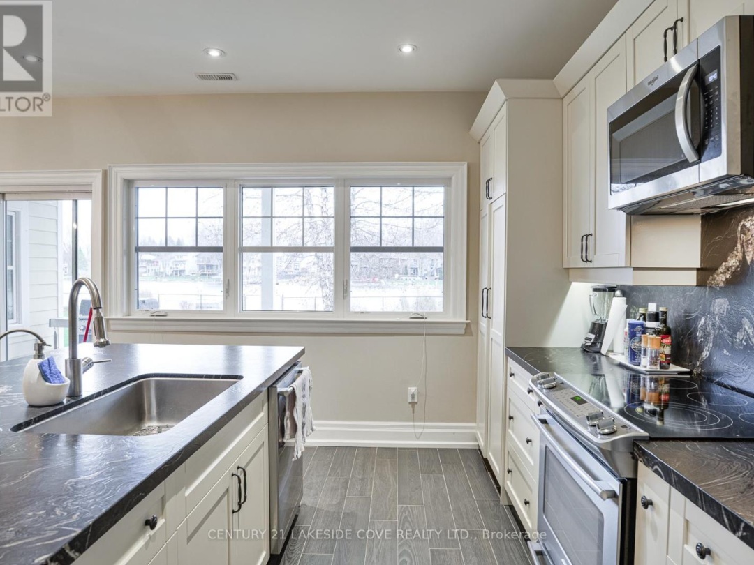 51 Ridge Avenue, Lake Simcoe