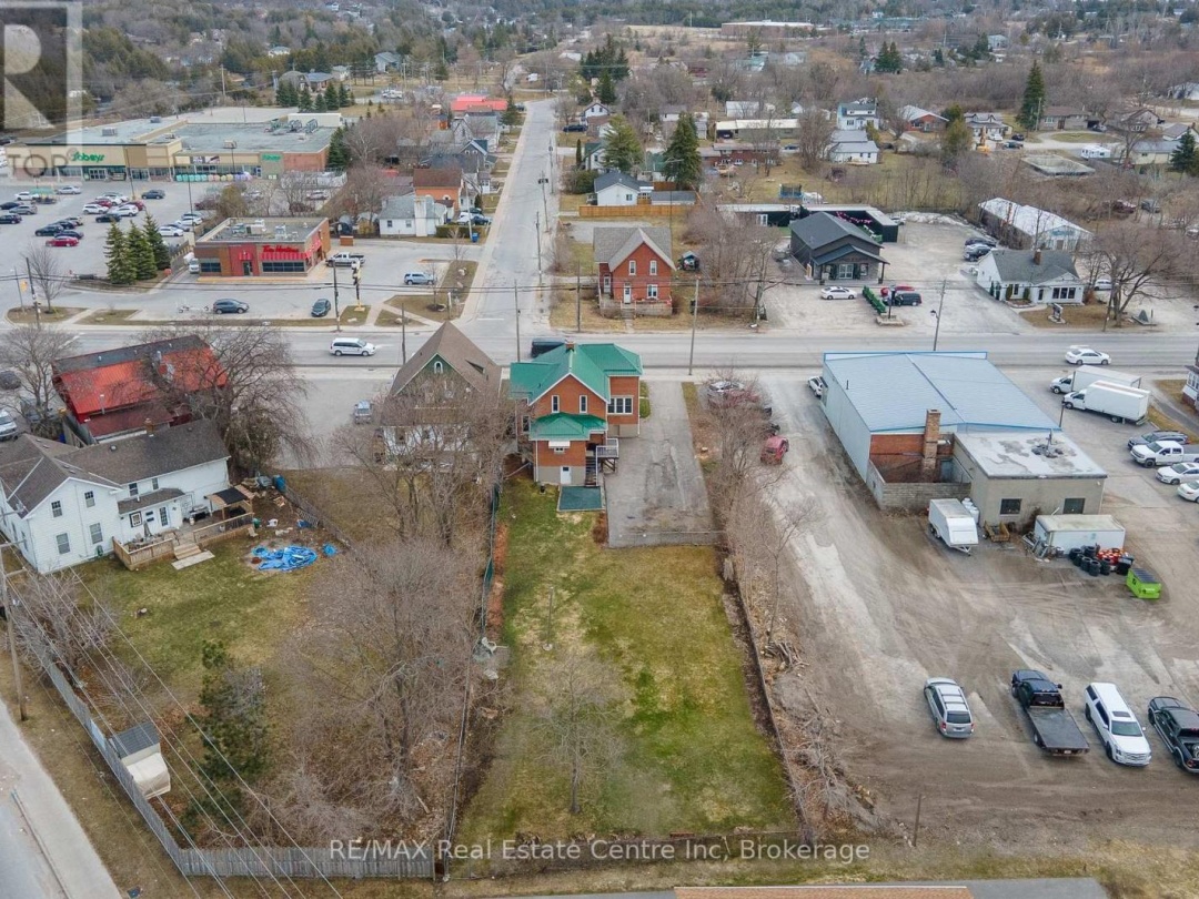 24 LINDSAY STREET, Kawartha Lakes (Fenelon Falls)