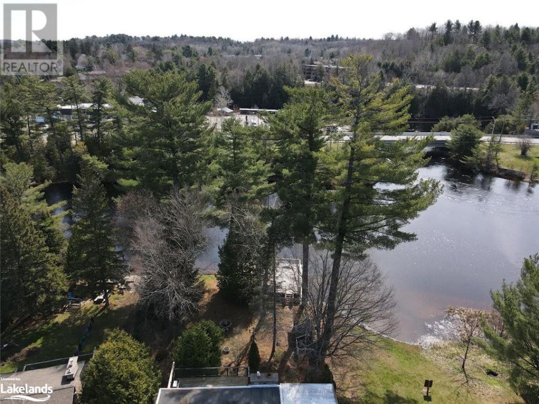 181 Holditch Street, Muskoka River