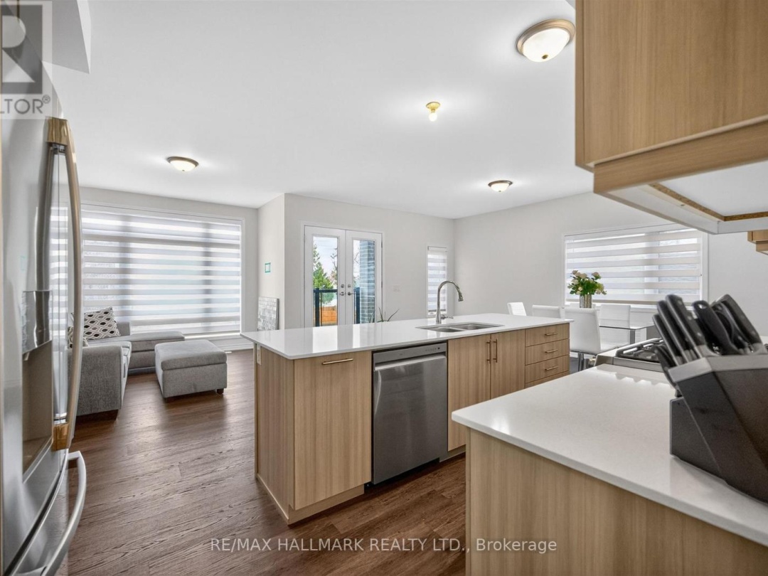2 WYN WOOD LANE, Orillia