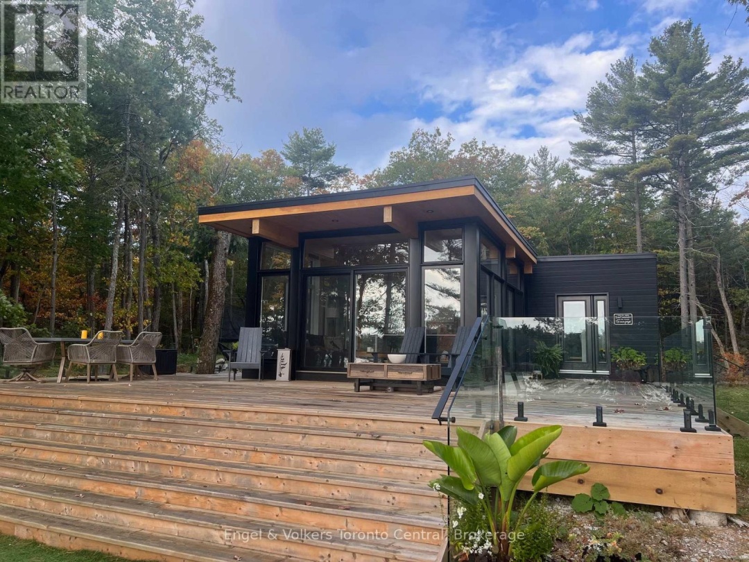736 2190 ISLAND, Georgian Bay