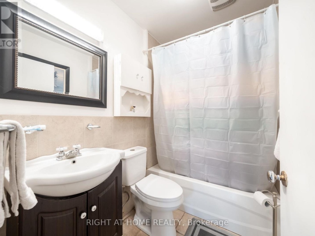 3392 CORONATION AVENUE, 