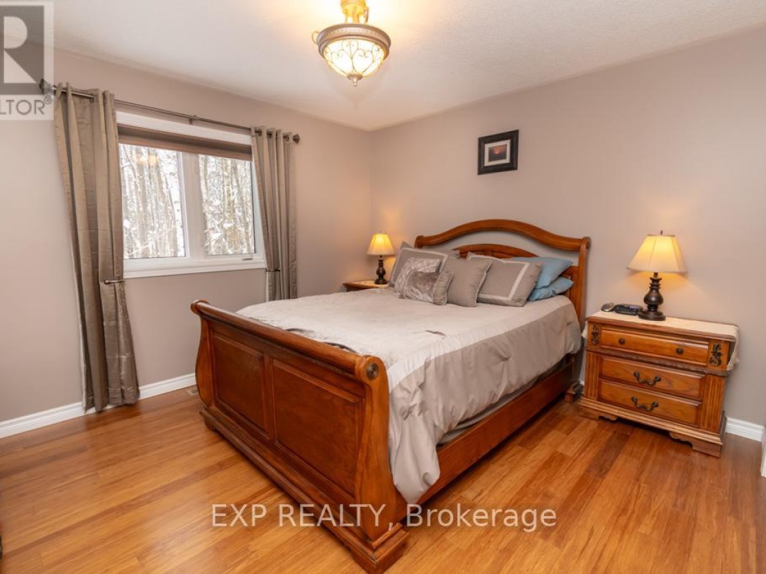 56 BECKETTS SIDE ROAD N, 