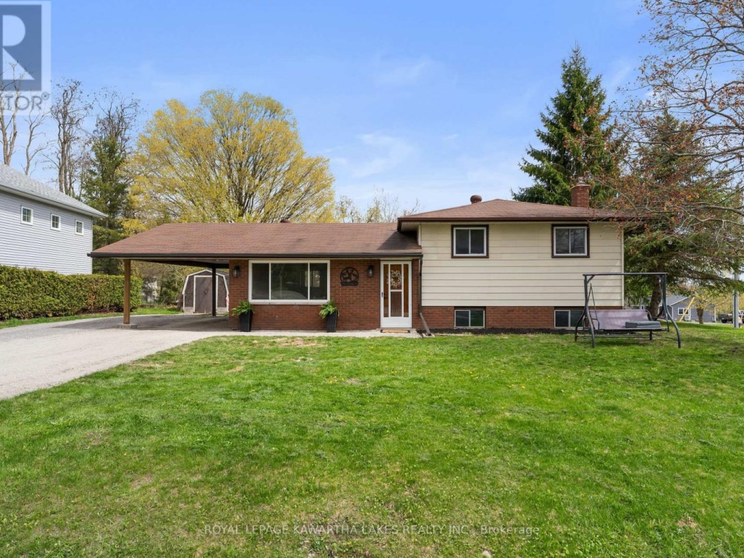 2 KENNEDY DRIVE, Kawartha Lakes (Fenelon Falls)