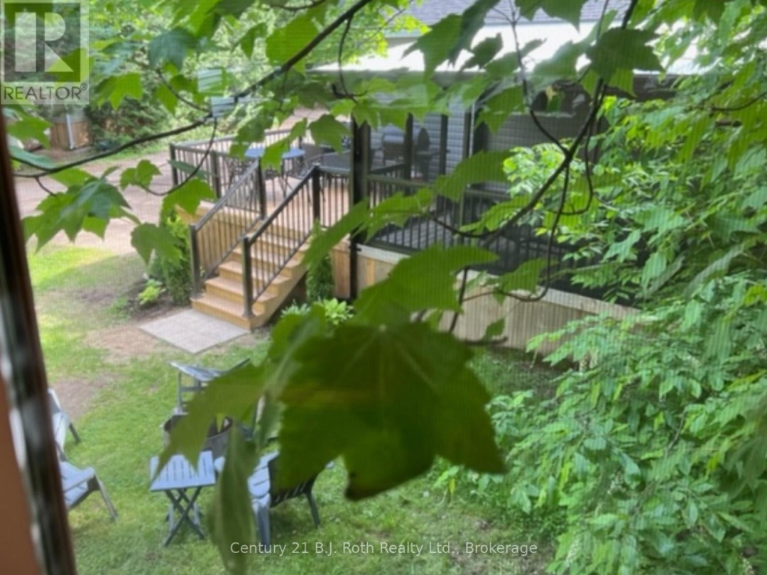 719 POPLAR CRESCENT, Bonnie Lake
