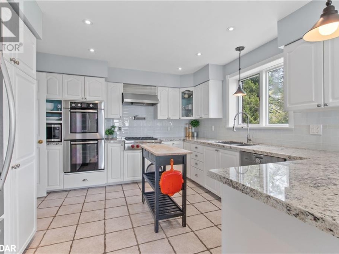 9 BLUERIDGE Crescent, Lake Simcoe