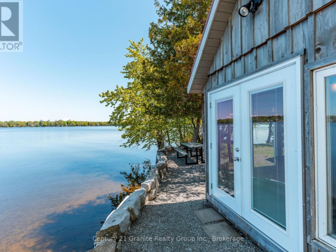 359 AVERY POINT ROAD, Dalrymple Lake