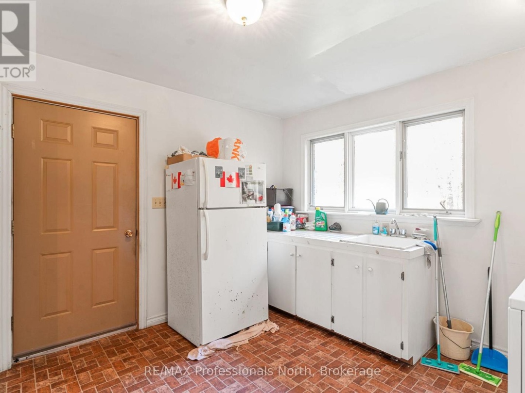 1415 SOUTH LAKE ROAD, 