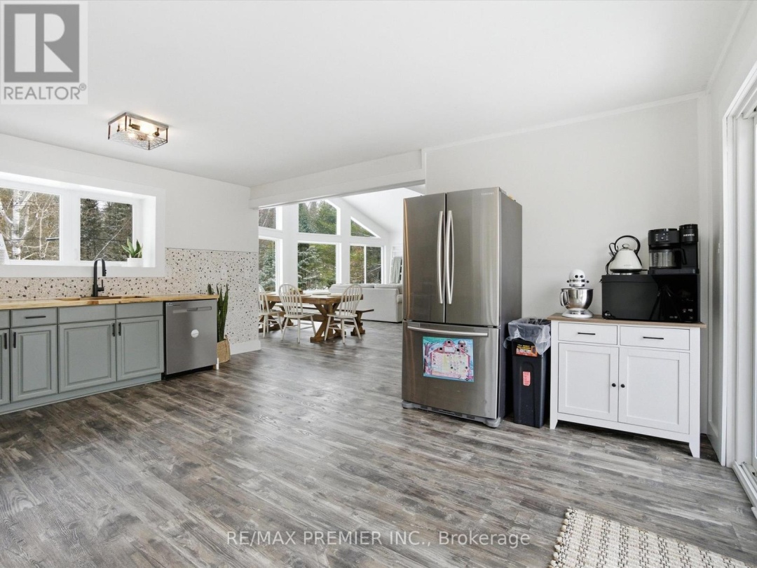 1131 SPRINGDALE PARK ROAD, North Branch Muskoka River