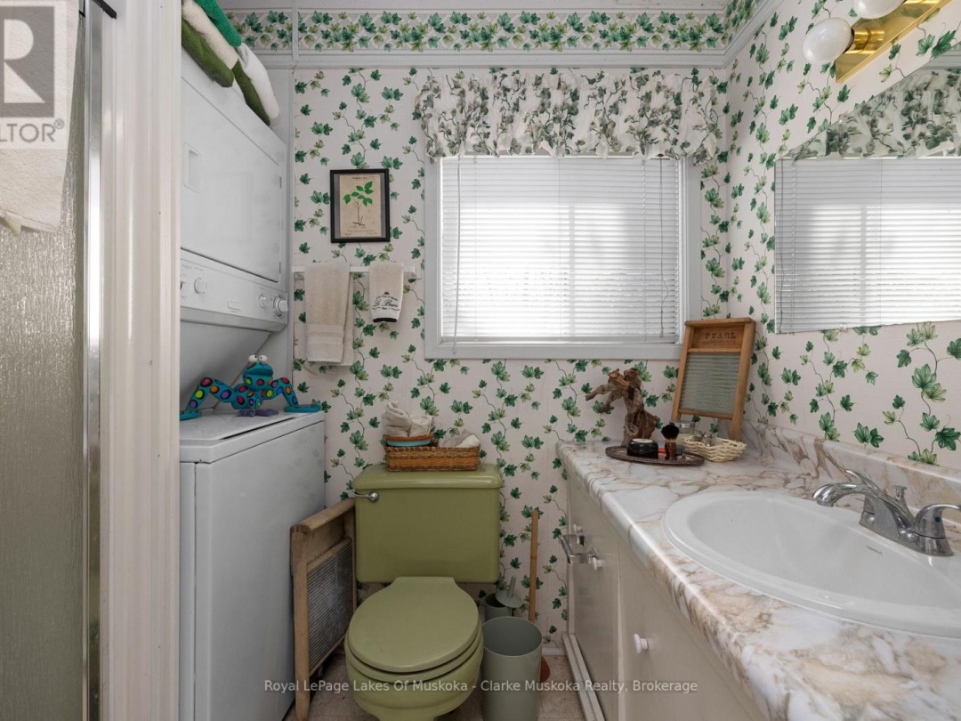 185 WOODLAND TRAIL, Gloucester Pool
