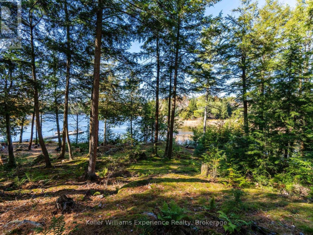 19 HURON TRAIL, Six Mile Lake
