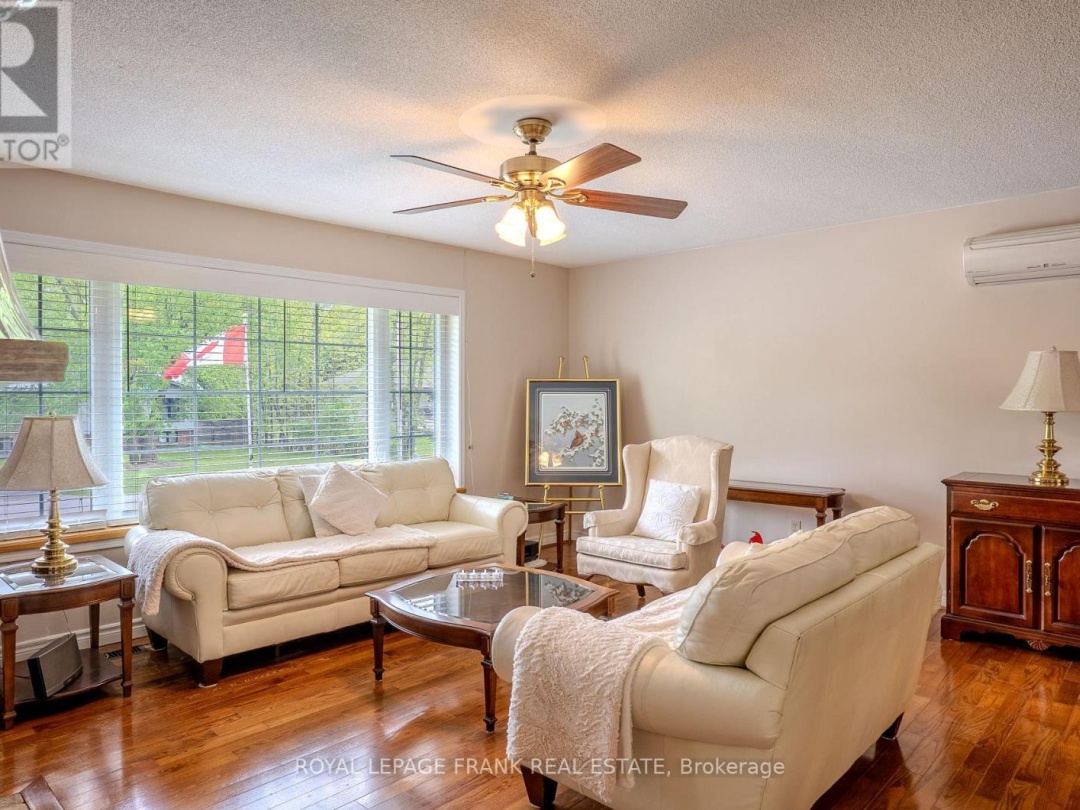 97 PIRATES GLEN DRIVE, Pigeon Lake