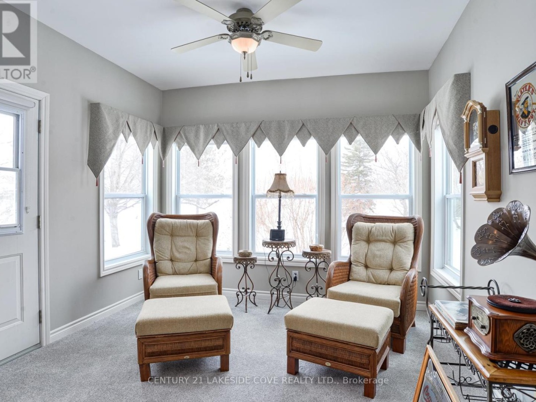2811 STEPHEN DRIVE, Lake Simcoe