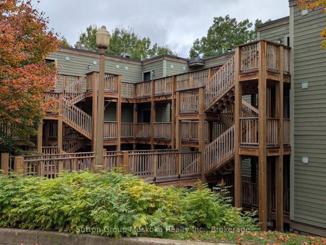 27-202 GOLFVIEW - DEERHURST DRIVE, 